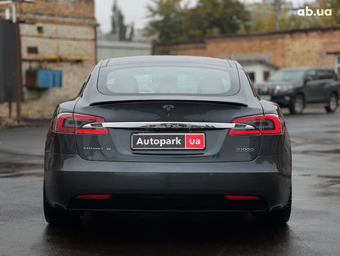 Tesla Model S 2017 серый - фото 13