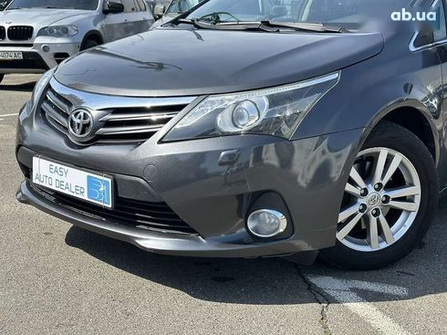 Toyota Avensis 2013 - фото 10