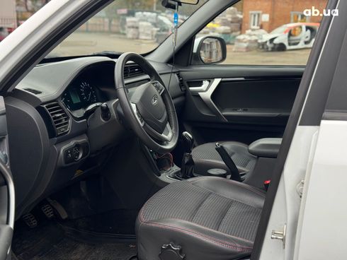 Chery Tiggo 3 2017 белый - фото 14