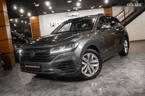 Volkswagen Touareg 2019 - фото 3