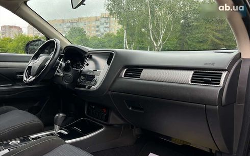 Mitsubishi Outlander 2017 - фото 10