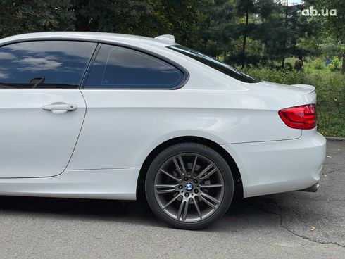 BMW 3 серия 2010 белый - фото 14