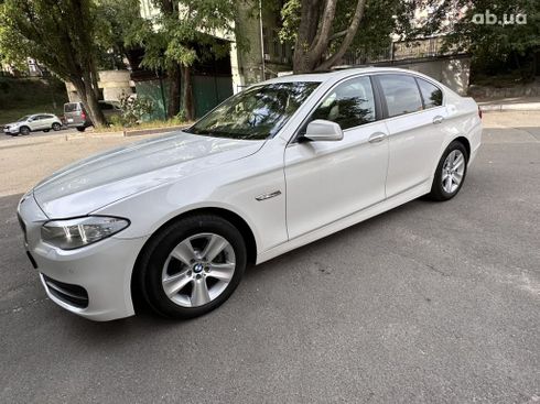 BMW 5 серия 2013 белый - фото 3