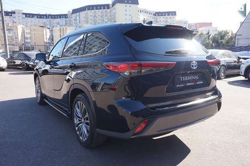 Toyota Highlander 2021 - фото 7
