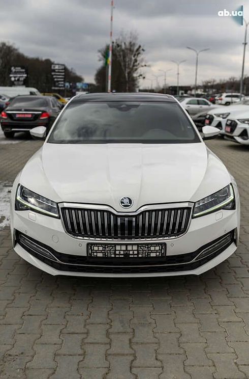 Skoda Superb 2020 - фото 24