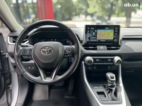 Toyota RAV4 2020 - фото 22