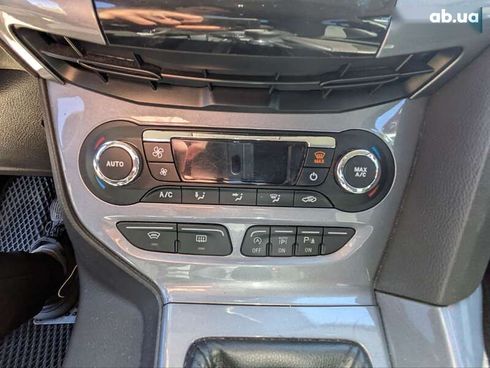 Ford Focus 2011 - фото 16