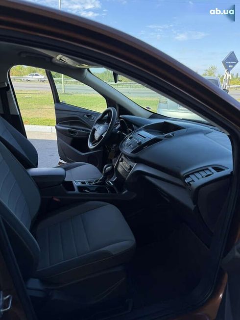 Ford Escape 2017 - фото 16