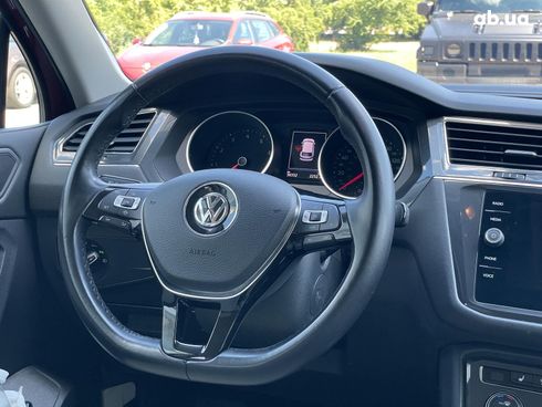 Volkswagen Tiguan 2019 красный - фото 27