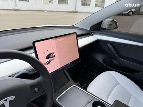 Tesla Model 3 2021 белый - фото 19