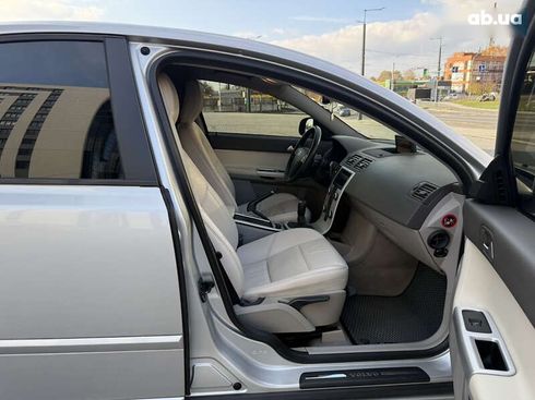 Volvo S40 2012 - фото 28