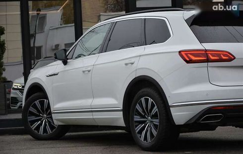 Volkswagen Touareg 2019 - фото 10