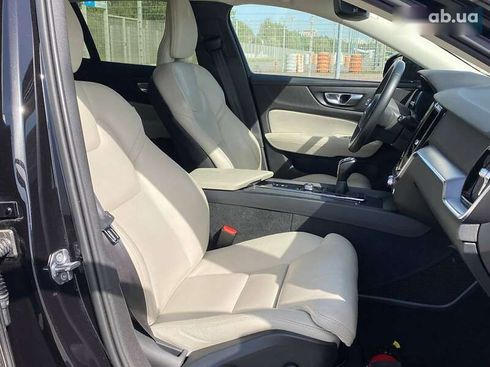 Volvo V60 2019 - фото 19