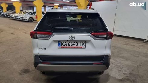 Toyota RAV4 2022 - фото 13