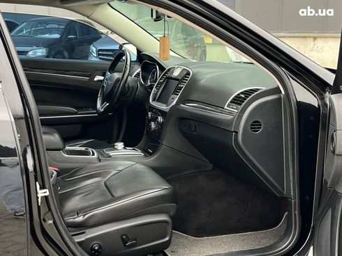 Chrysler 300 2018 черный - фото 70