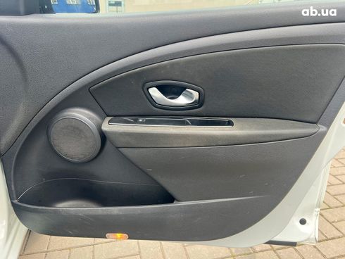 Renault Megane 2010 белый - фото 19