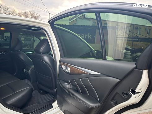 Infiniti Q50 2018 белый - фото 21