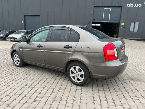 Hyundai Accent 2008 бежевый - фото 4