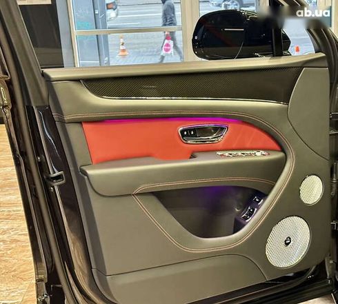 Bentley Bentayga 2021 - фото 26