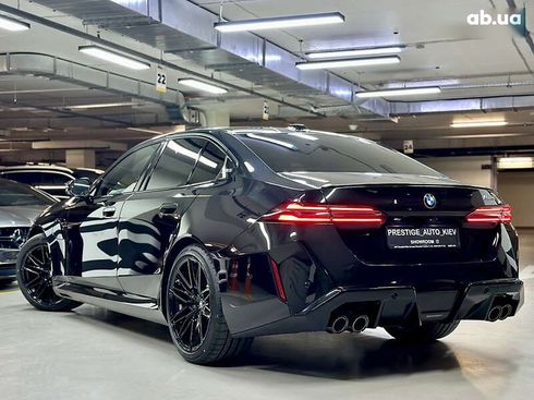 BMW M5 2025 - фото 26