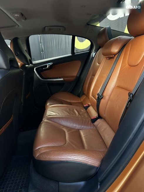 Volvo S60 2013 - фото 14