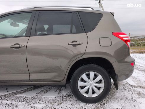 Toyota RAV4 2009 коричневый - фото 5