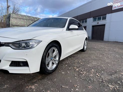 BMW 3 серия 2016 белый - фото 2