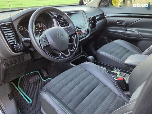 Mitsubishi Outlander 2018 - фото 14