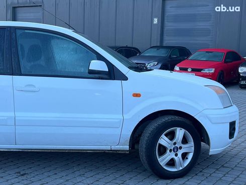 Ford Fusion 2011 белый - фото 11