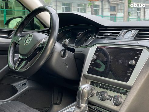 Volkswagen passat b8 2017 серый - фото 30