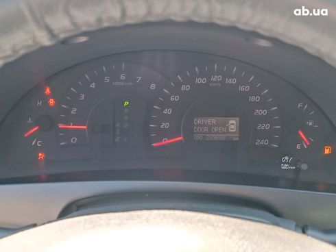 Toyota Camry 2006 серый - фото 17