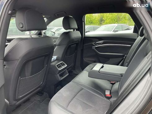 Audi e-tron S 2022 - фото 17