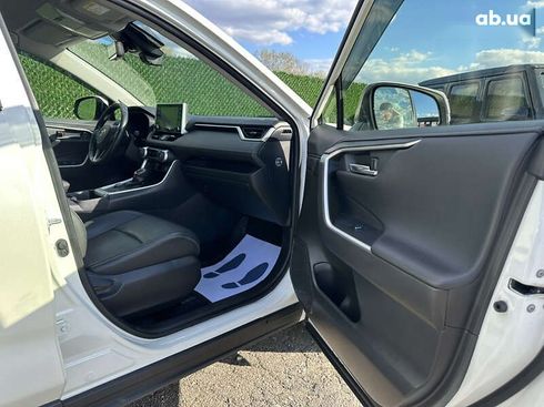 Toyota RAV4 2020 - фото 6