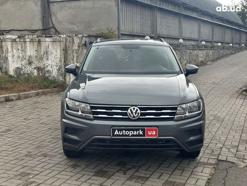 Volkswagen Tiguan 2021 серый - фото 3