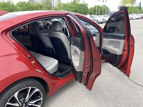 Hyundai Elantra 2016 - фото 15