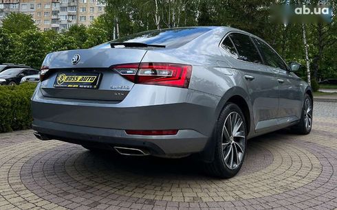 Skoda Superb 2018 - фото 7