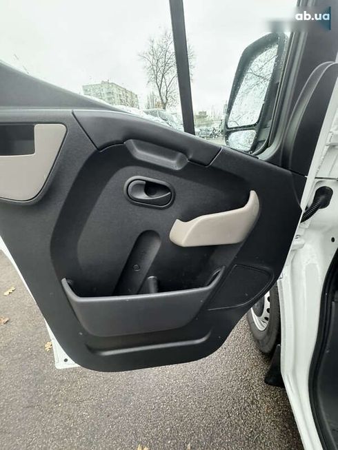 Renault Master 2017 - фото 13