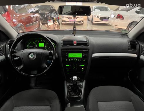 Skoda Octavia 2008 вишневый - фото 9