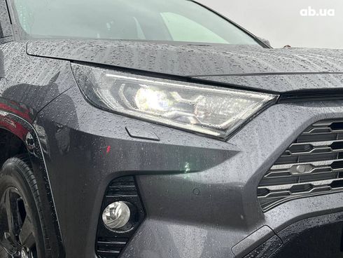 Toyota RAV4 2019 серый - фото 13
