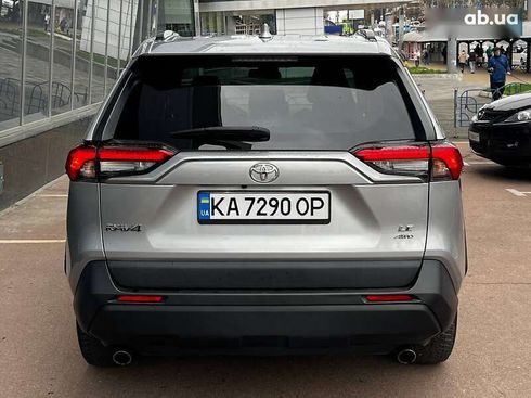 Toyota RAV4 2021 - фото 6