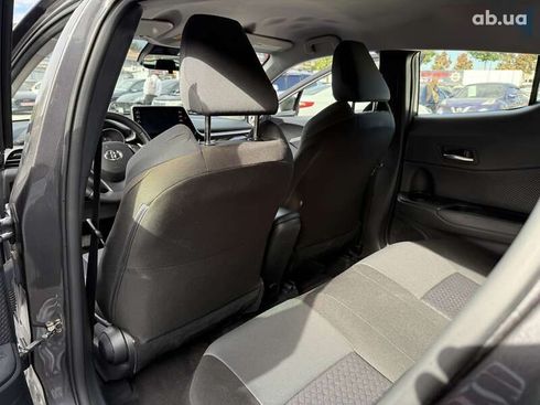Toyota C-HR 2021 - фото 23