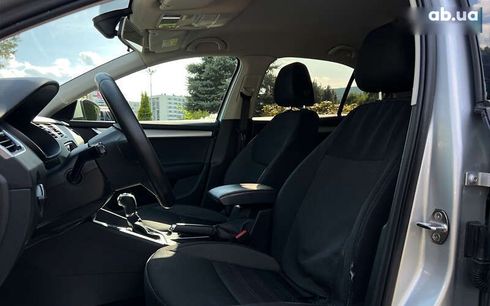 Skoda Octavia 2017 - фото 15