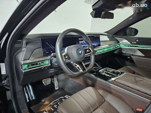 BMW i7 2024 - фото 25