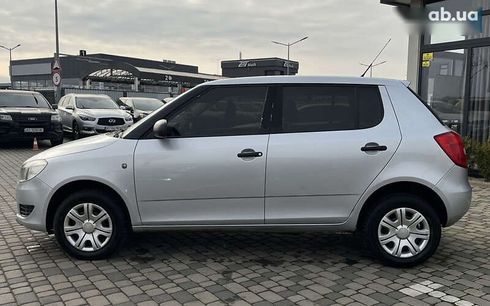 Skoda Fabia 2010 - фото 4