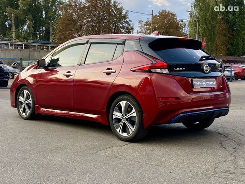 Nissan Leaf 2020 красный - фото 4