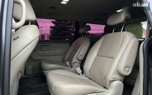Kia Carnival 2015 - фото 9