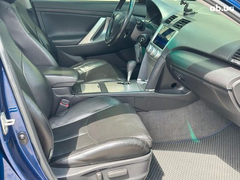 Toyota Camry 2010 синий - фото 20