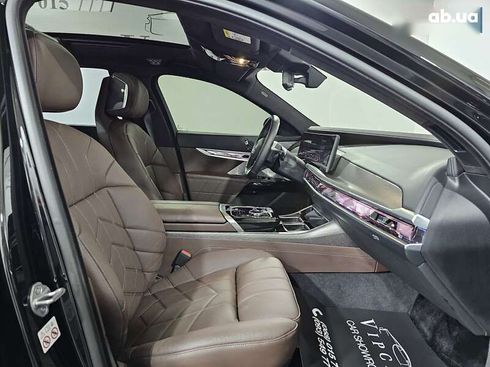 BMW i7 2024 - фото 21