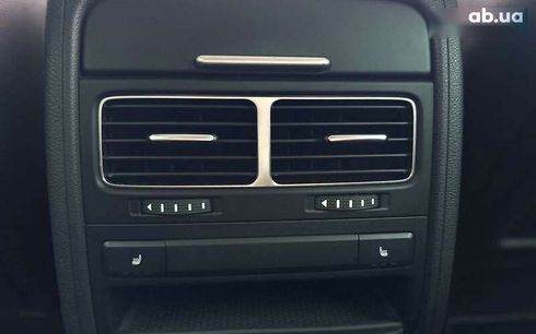 Volkswagen Touareg 2017 - фото 28