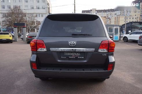 Toyota Land Cruiser 2014 - фото 6